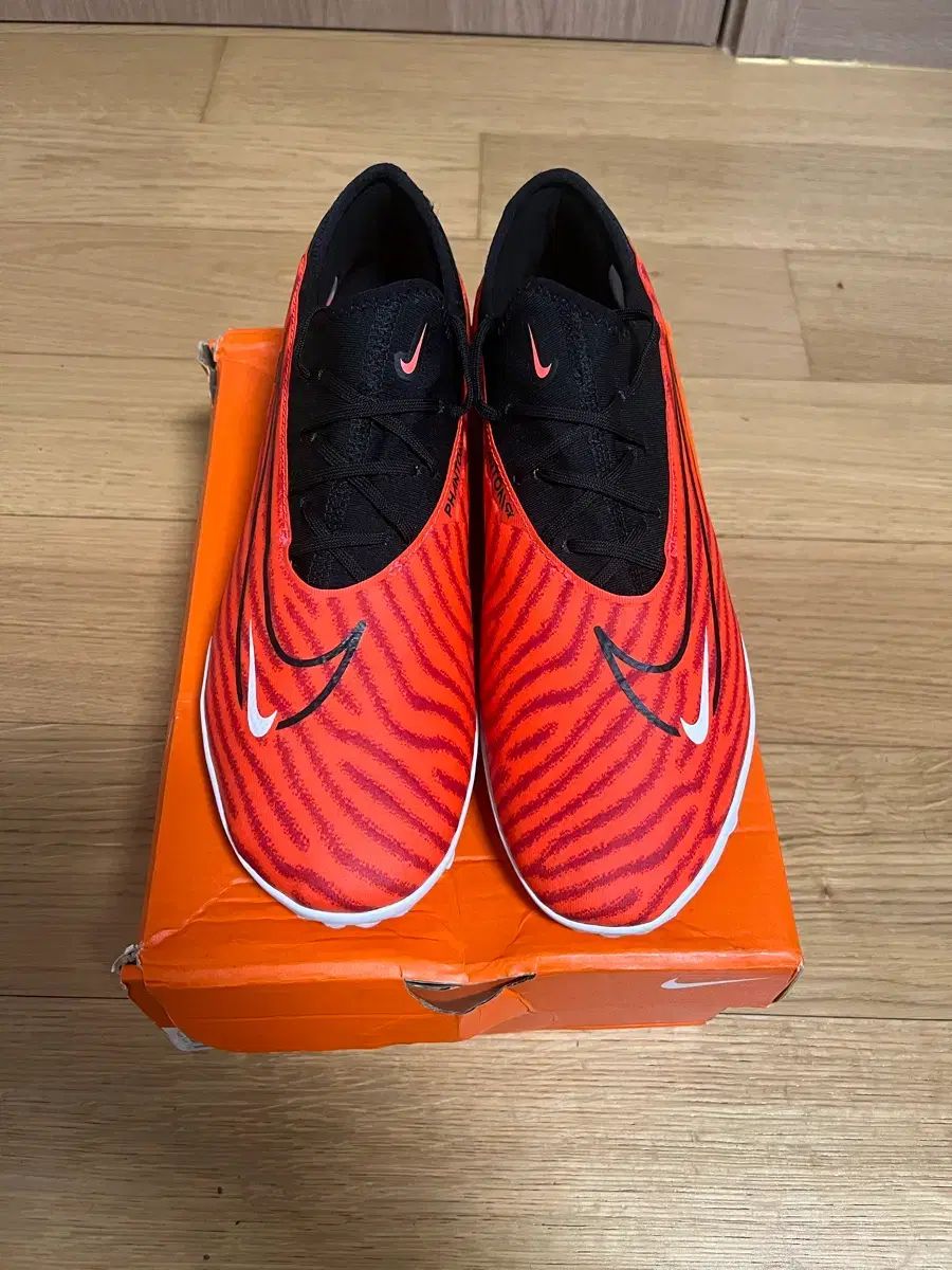 ナイキ ファントムGX プロ TF 265 mm