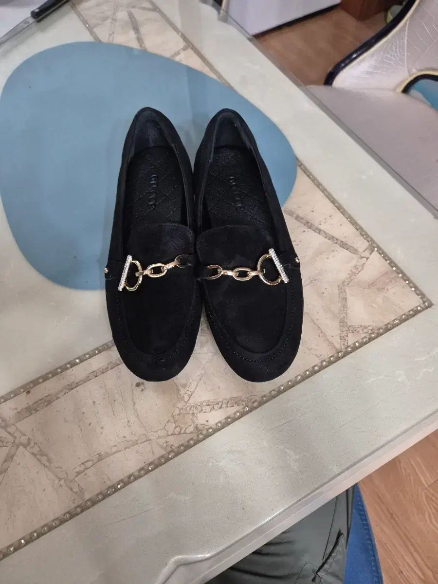 GOCCE ブラック スウェード ゴールド ローファー レディース 靴 定価299 000円