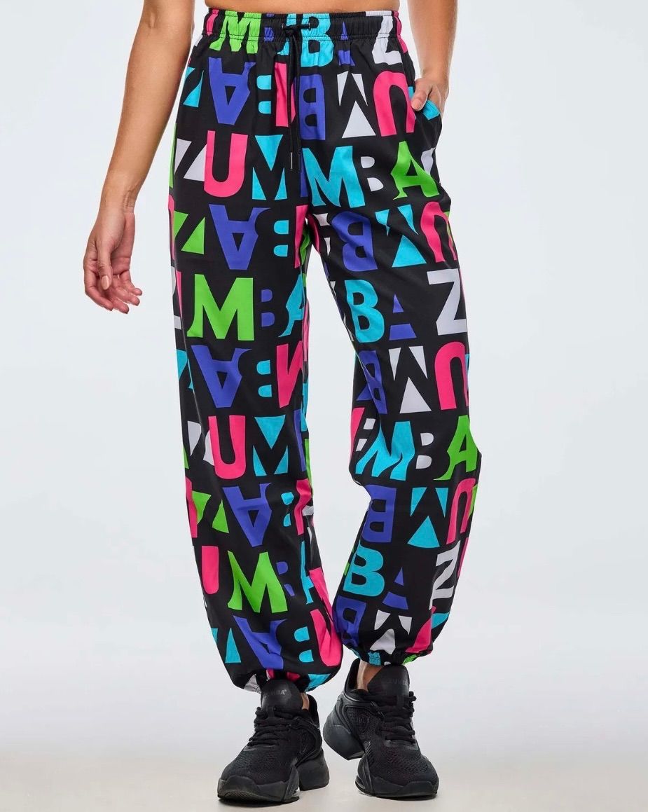 正規品　zumba パンツ ZUMBA ズンバ 正規品 ウェア レディース ショーツ 総柄 ロゴ