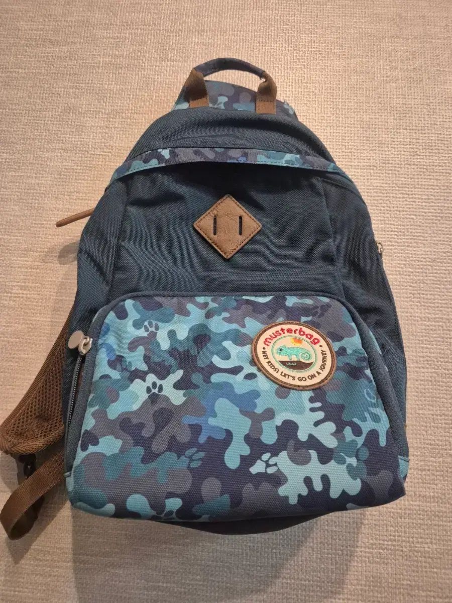 Musterbag キッズ ブルー カモ バックパック
