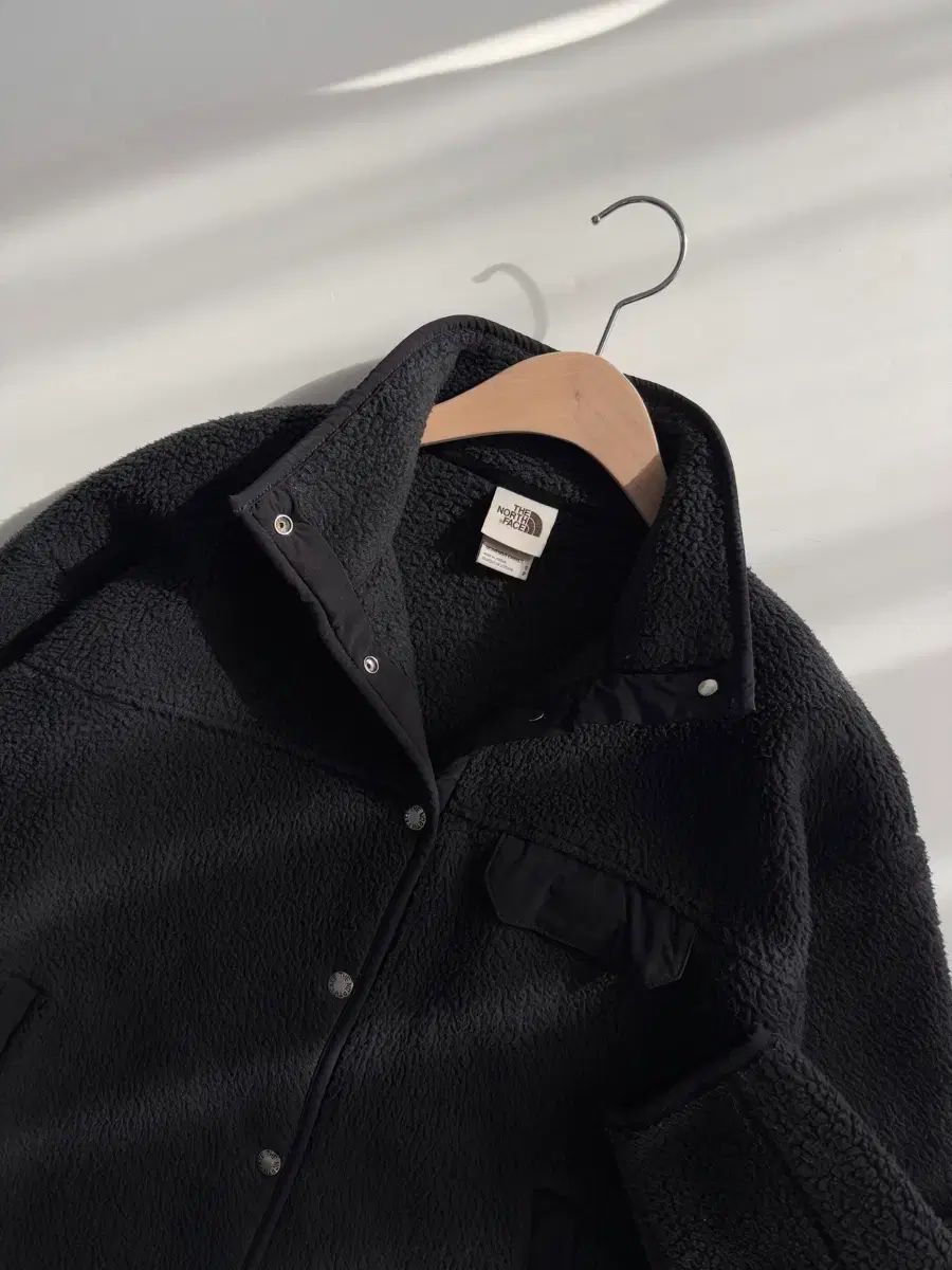 THE NORTH FACE ノースフェイス ブラック ボタン フリース ジャケット