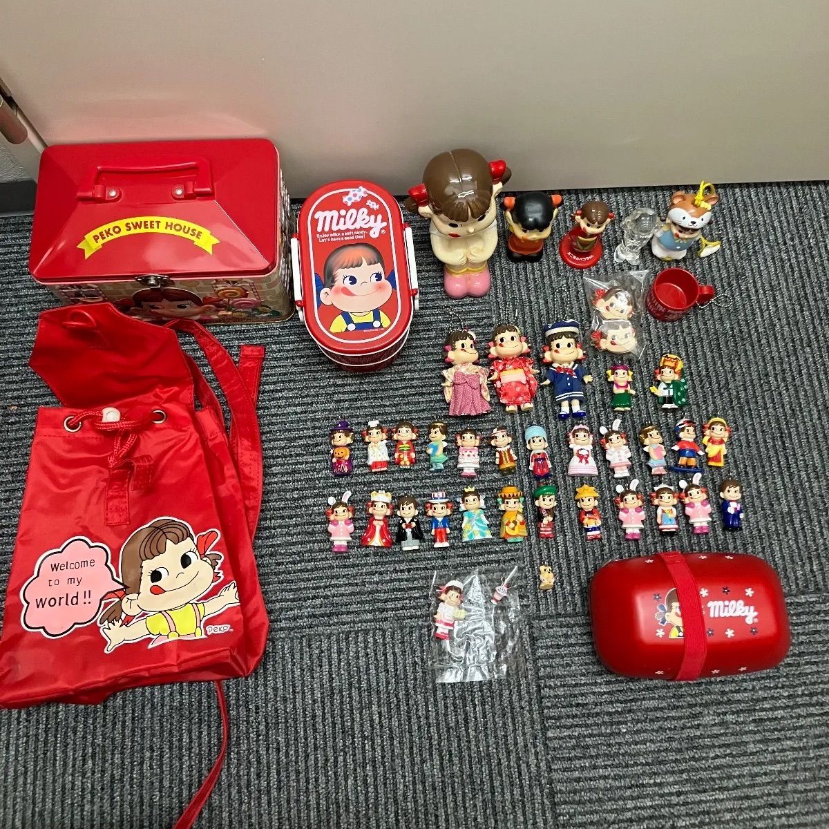 ペコちゃん　グッズまとめ売り KD-004】ペコちゃんグッズまとめ売り - メルカリ