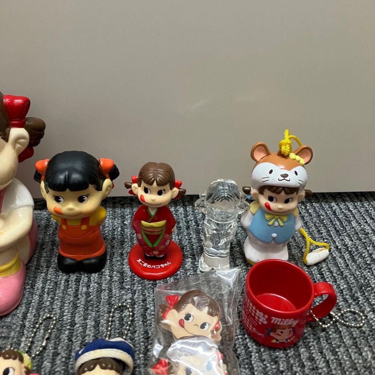 KD-004】ペコちゃんグッズまとめ売り - メルカリ