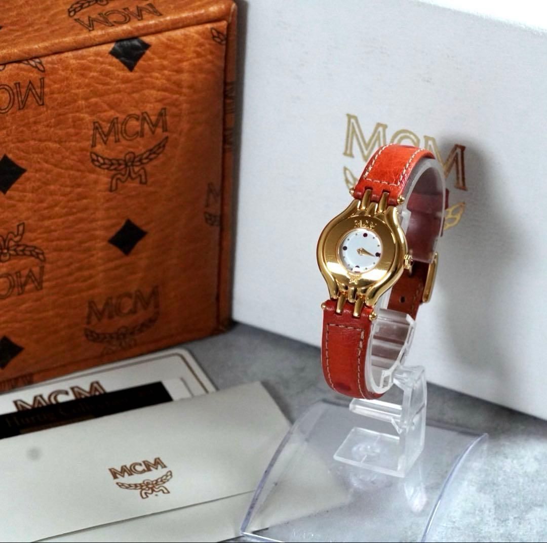 電池交換済 MCM エムシーエム ラウンド ロゴベゼル 2針 レディース ladies wacth 腕時計 クォーツ quartz 付属品付 ヴィンテージ