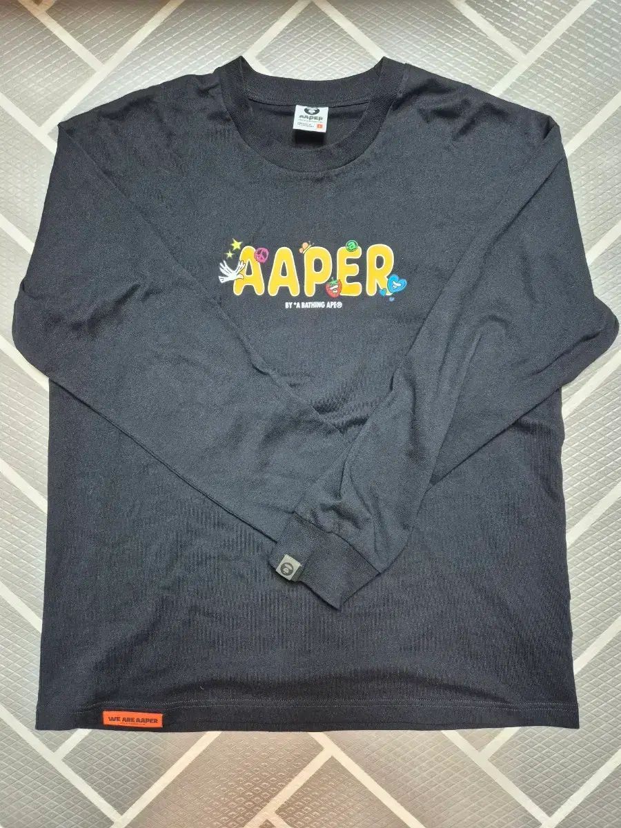 アベイシングエイプ 長袖Tシャツ ほぼ