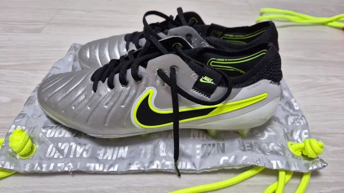 ナイキ ティエンポ レジェンド 10 エリート AG 245