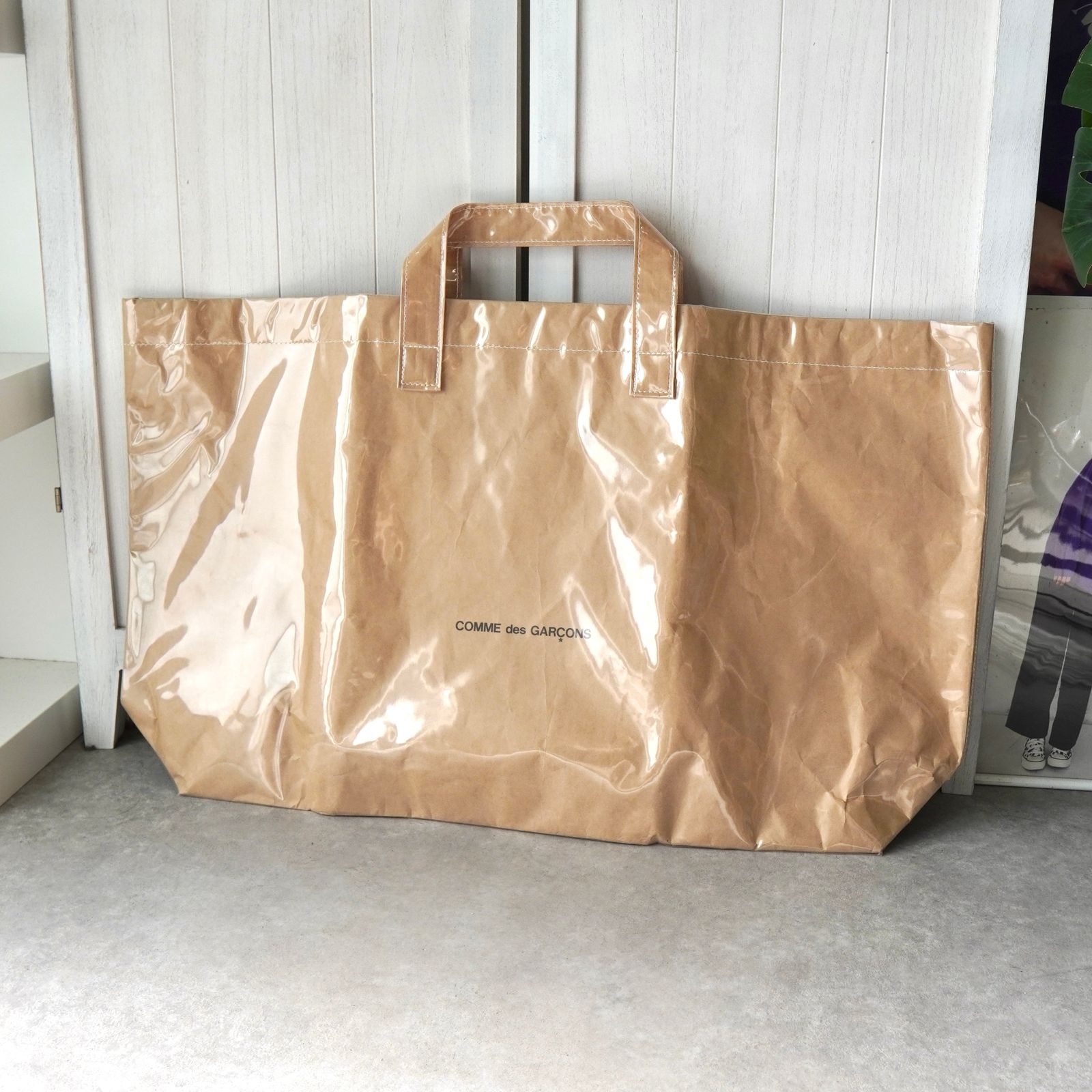コムデギャルソン PVC トートバック　紙袋　プレイ プレイ コムデギャルソン ロゴ PVC ショッパー トートバッグ ベージュ