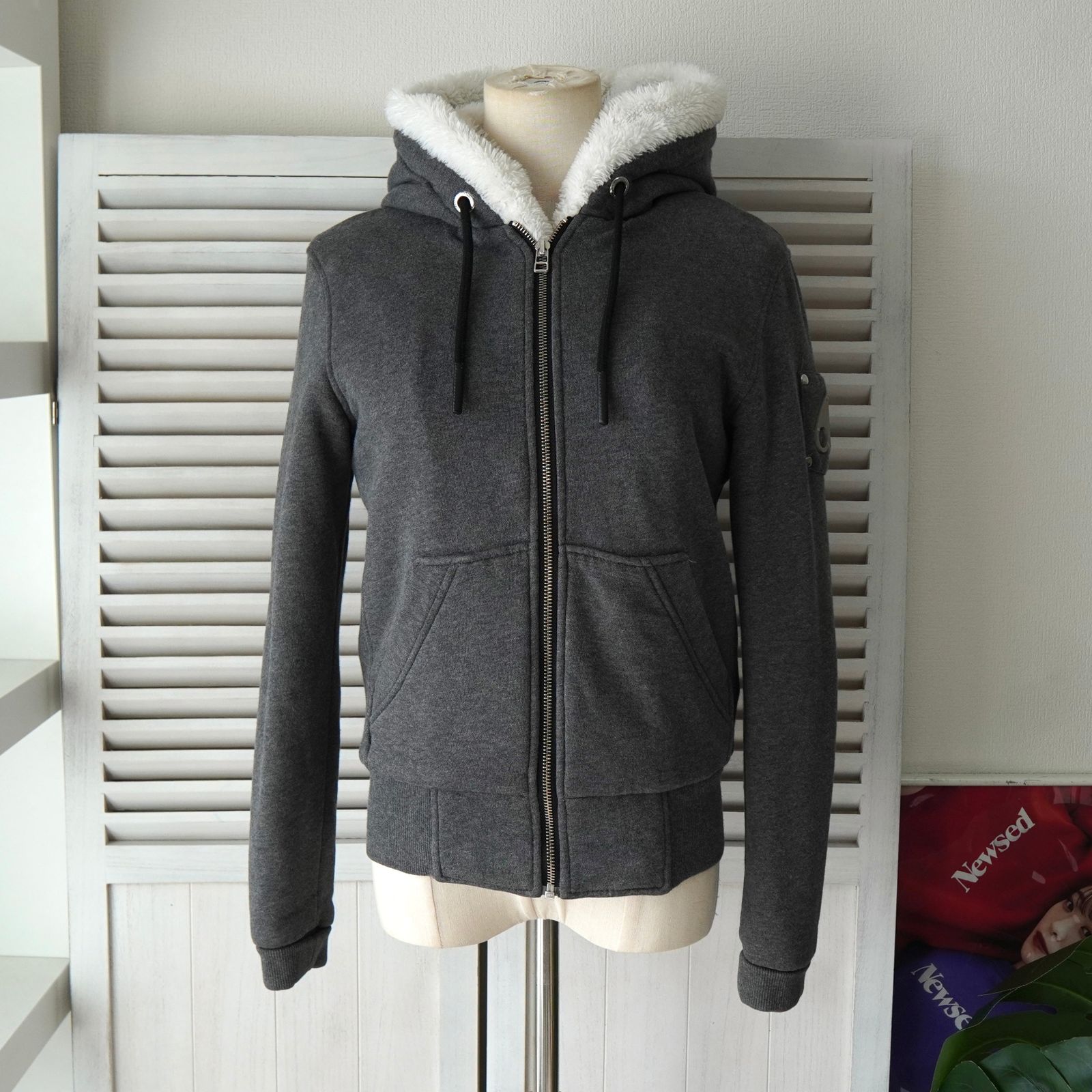 ムース ナックルズ ファー チェック柄 裏地 フルジップ パーカー グレー レディース