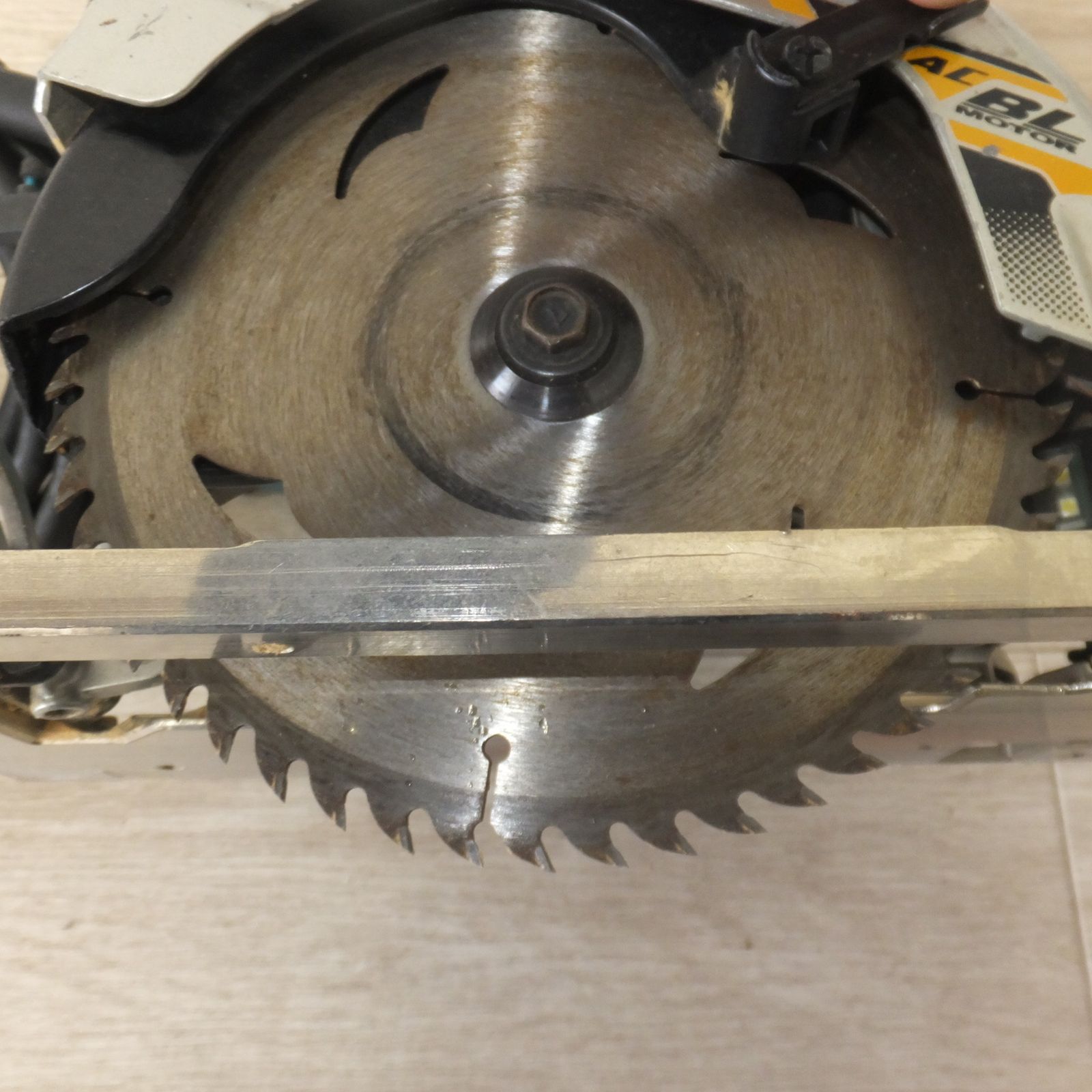  マキタ makita 165 mm 電子マルノコ HS 6303 100 V～ 12 A 50 60 Hz 1050 W 木工用 超硬丸ノコ マルノコ 切断工具 切断機