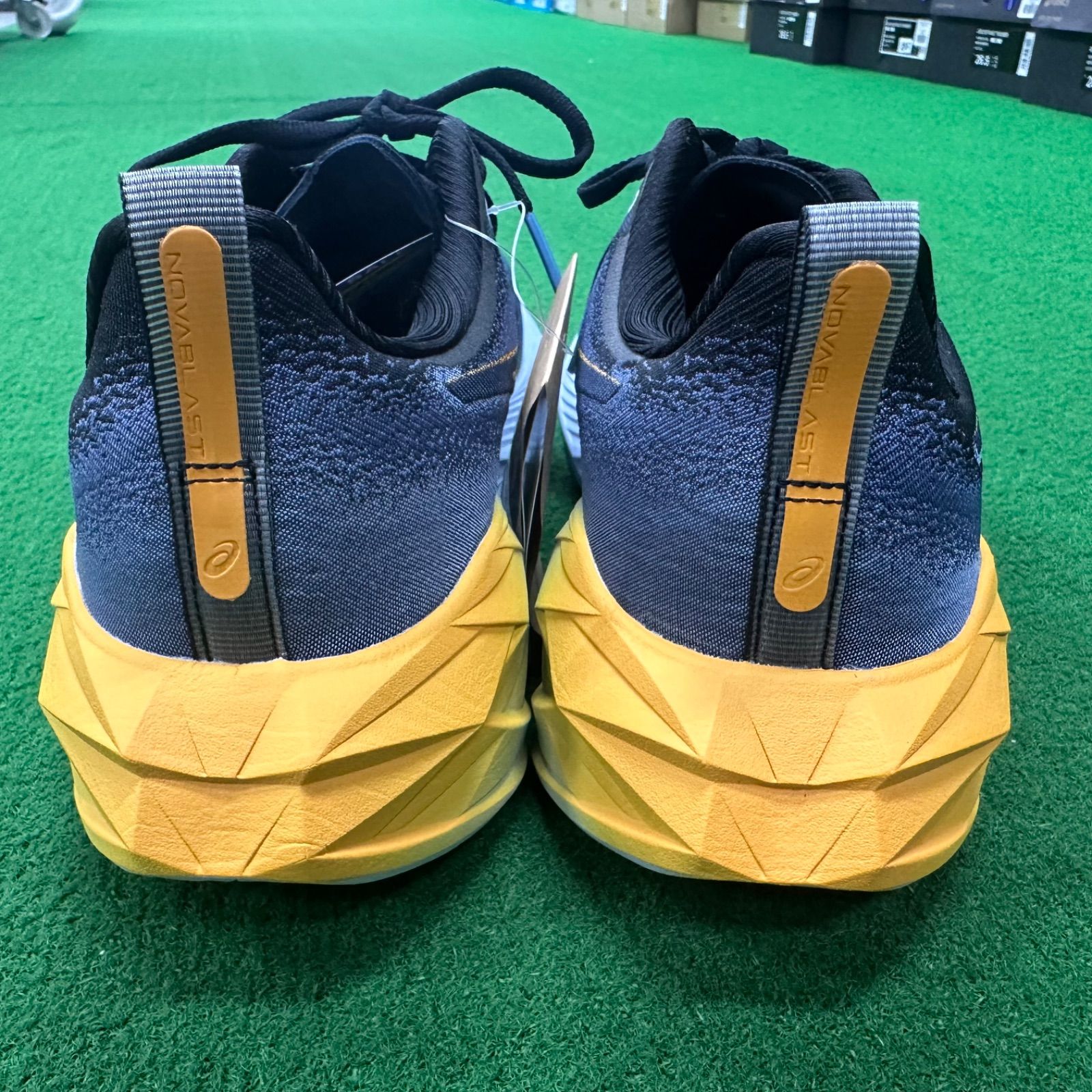  20 off アシックス 4 001 ランニングシューズ ノバブラスト 陸上 スパイク シューズ 陸上競技