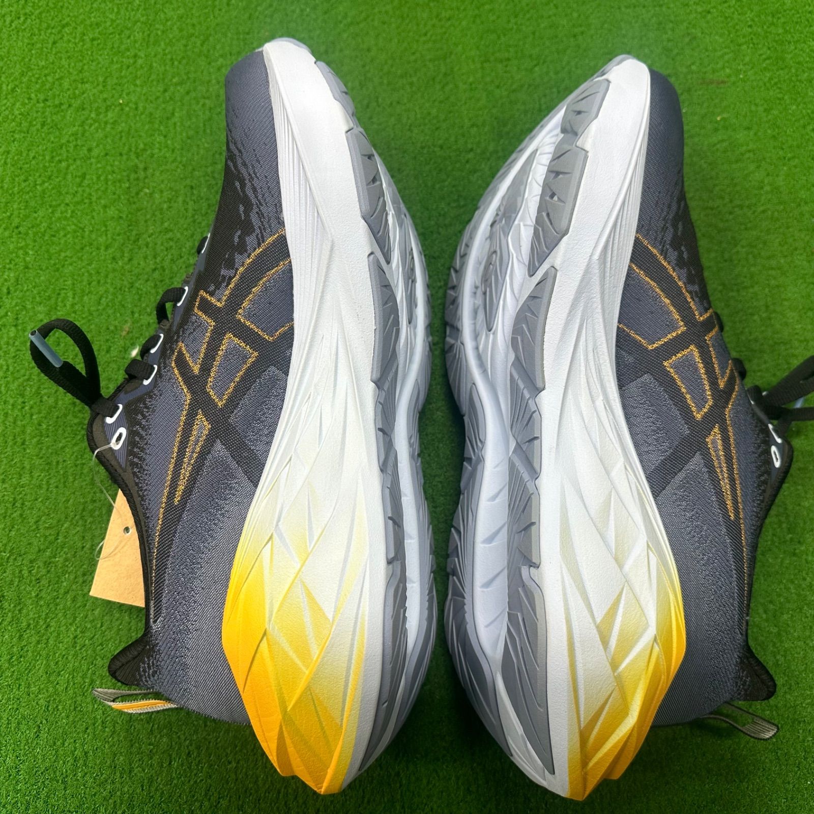 ランニングシューズ ノバブラスト