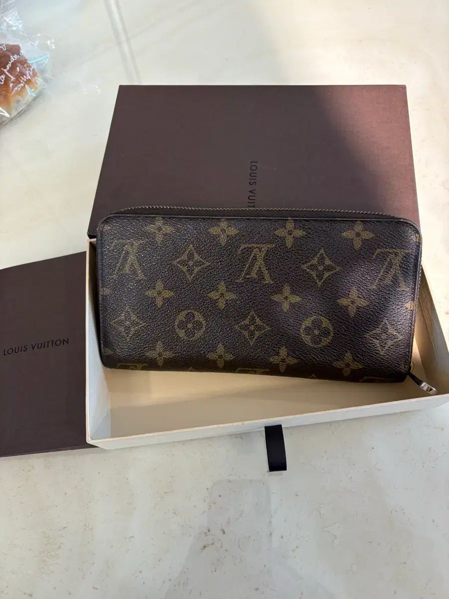 ルイヴィトン ジッパー ドール 財布 デパート