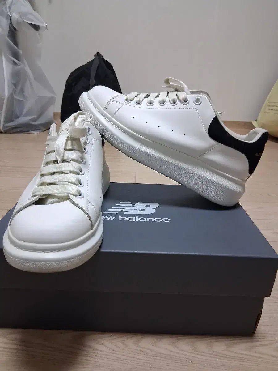 Alexander McQueen アレキサンダー・マックイーン オーバーソール スニーカー 白 ブラック 42 (270)