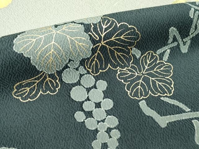 平和屋本店○極上 訪問着 葡萄蔦の葉草花文 暈し染め 金彩 柳煤竹色地