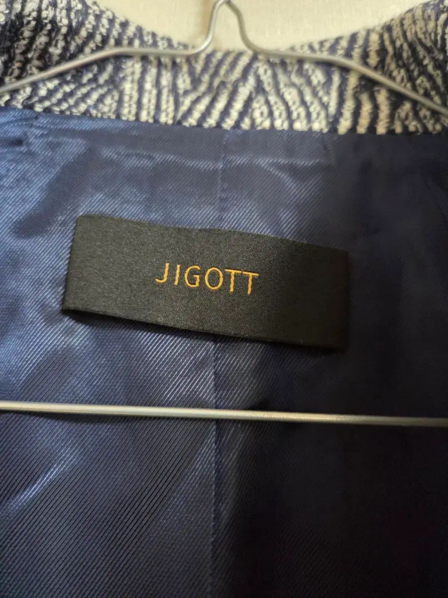  JIGOTT ヘリンボーン ゴールド ボタン ジャケット テーラードジャケット ジャケット アウター