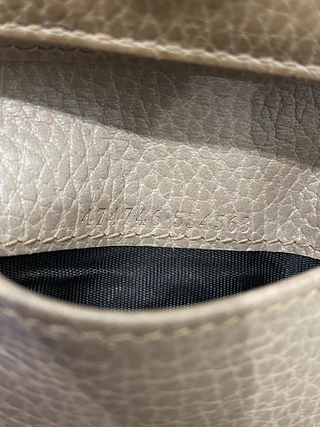 コンパクト三つ折り財布