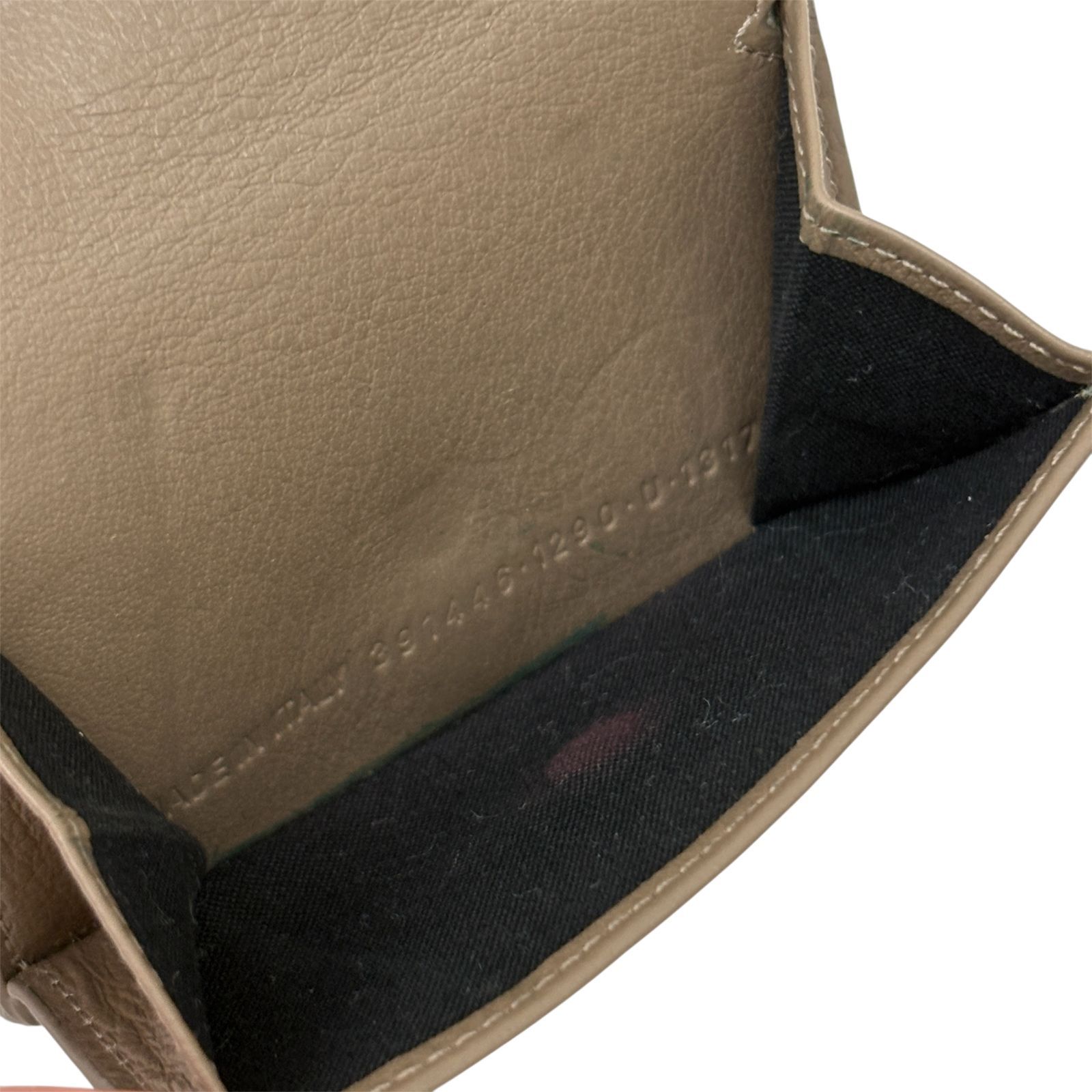 三つ折り財布 レザー