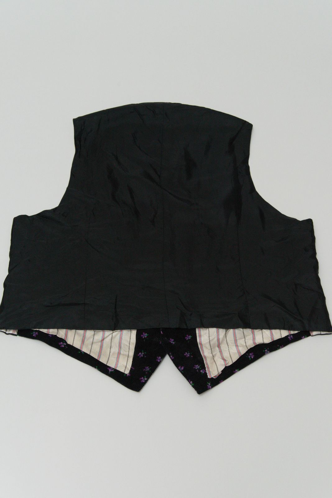 ユーロ 古着 シルバーボタン付き チロリアンベスト ジレ