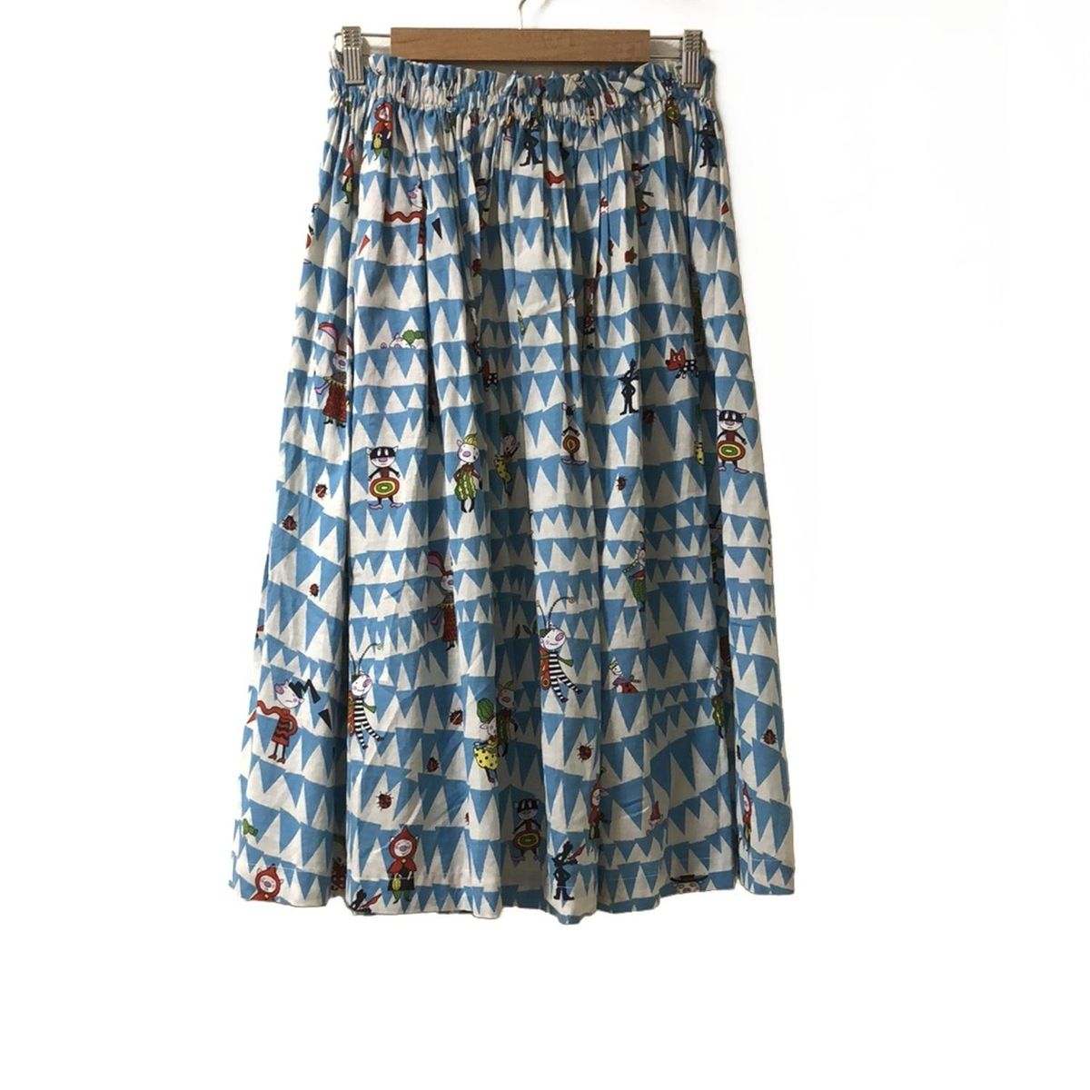 ALBEROBELLO OLLEBOREBLA アルベロベロ オレボレブラ ロングスカート レディース - 白×ブルー×マルチ 猪 ウエストゴム プリーツ