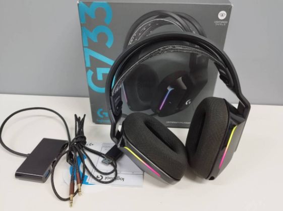 logicool G733 gaming headset