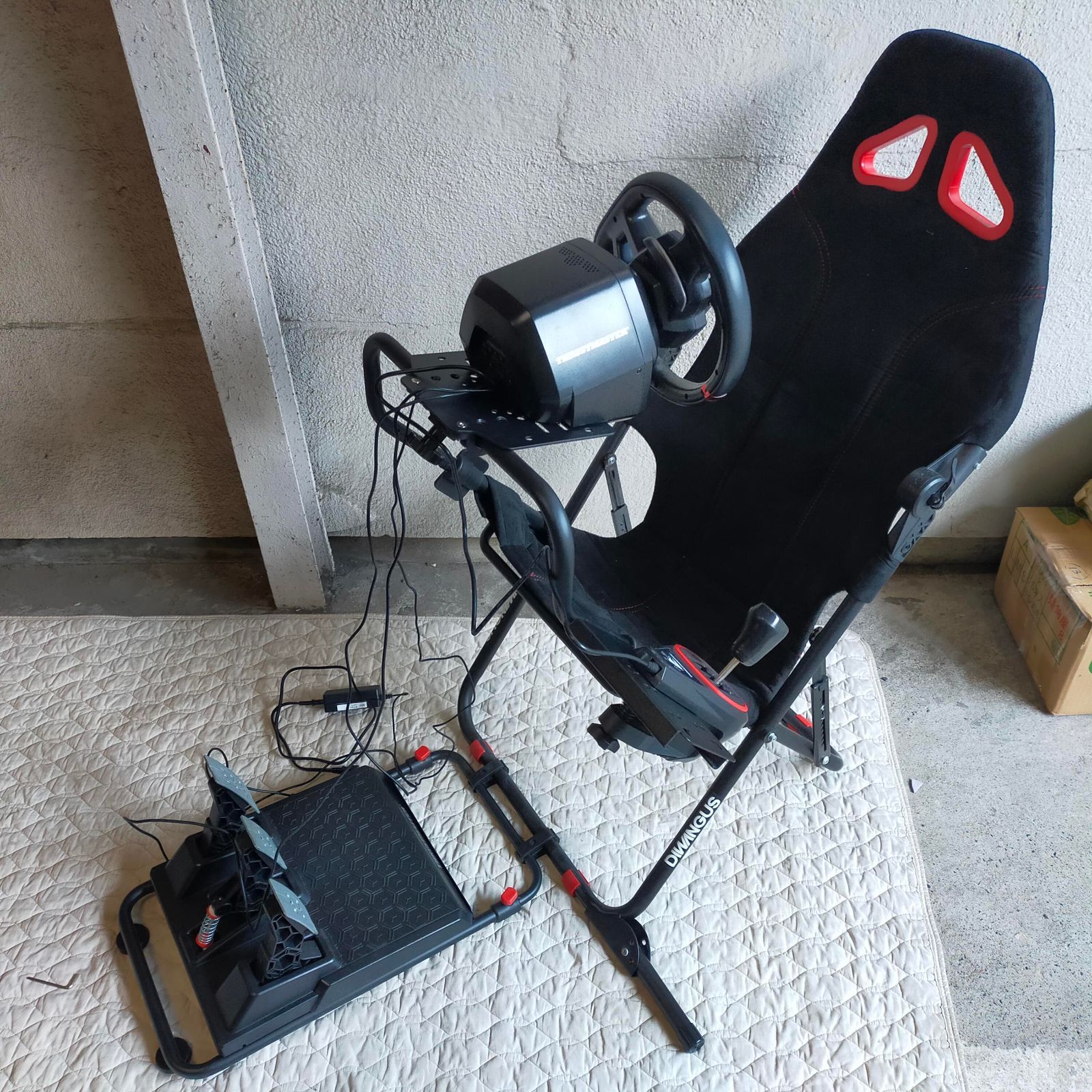 E 01- -021 Thrustmaster T 248 ハンコン 3 PM 3ペダル TH 8 S シフター Dwingus レーシングシート コックピットセット