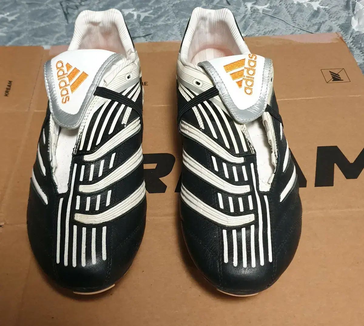 アディダス プレデター アブソリオン HG サッカーシューズ 275