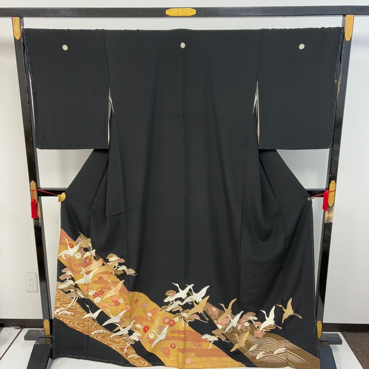 黒留袖 金駒刺繍 裄68-5 羽ばたく鳥 豪華金彩 五つ紋 正絹 着物 MK