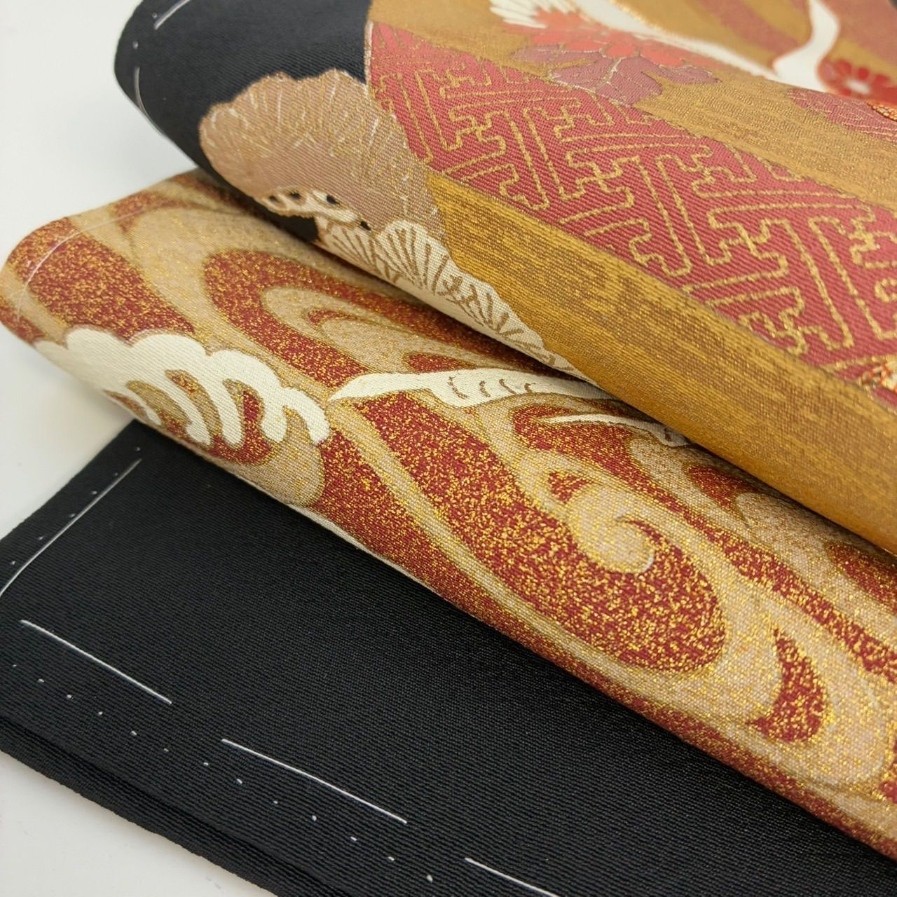 黒留袖 金駒刺繍 裄68-5 羽ばたく鳥 豪華金彩 五つ紋 正絹 着物 MK