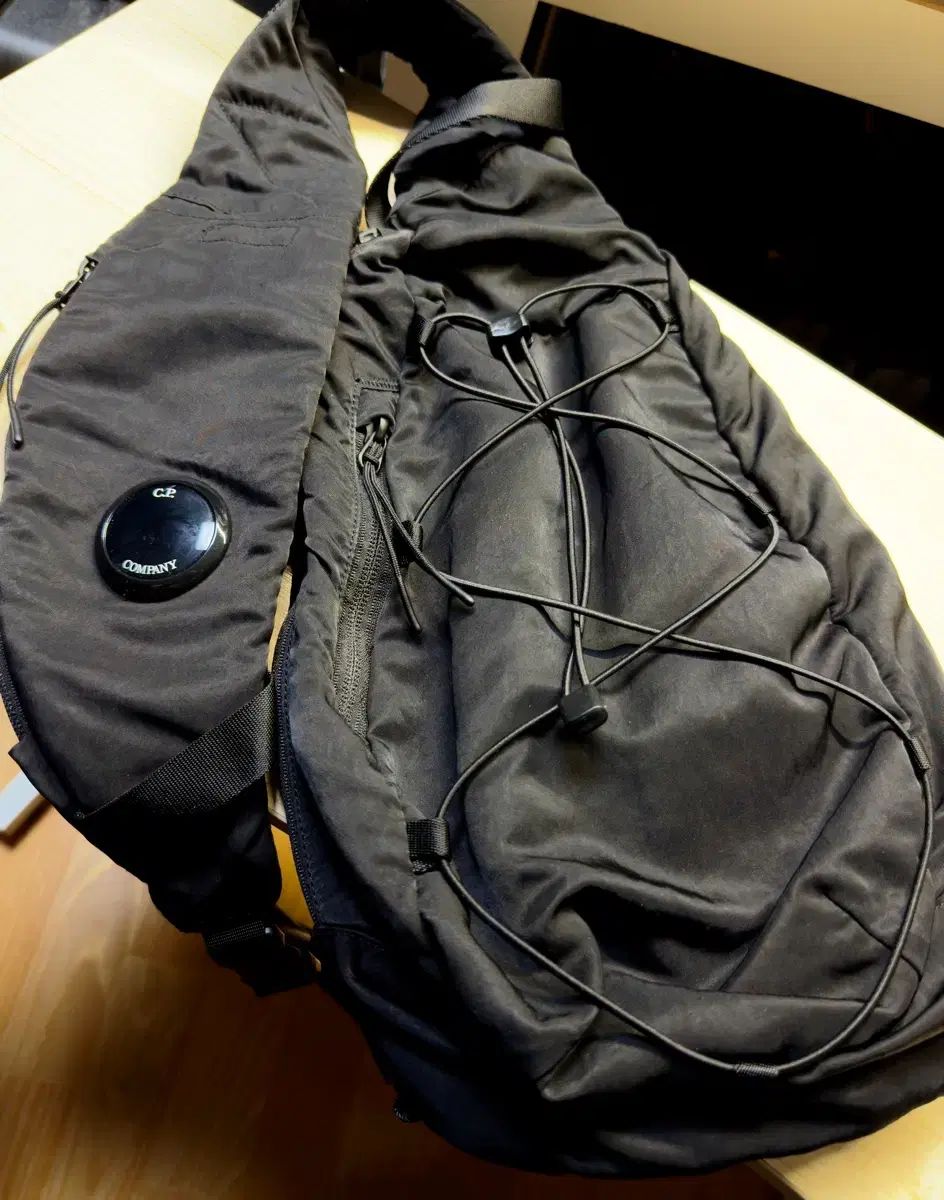 C.P. COMPANY シーピーカンパニー ナイロン B クロスバック ブラック