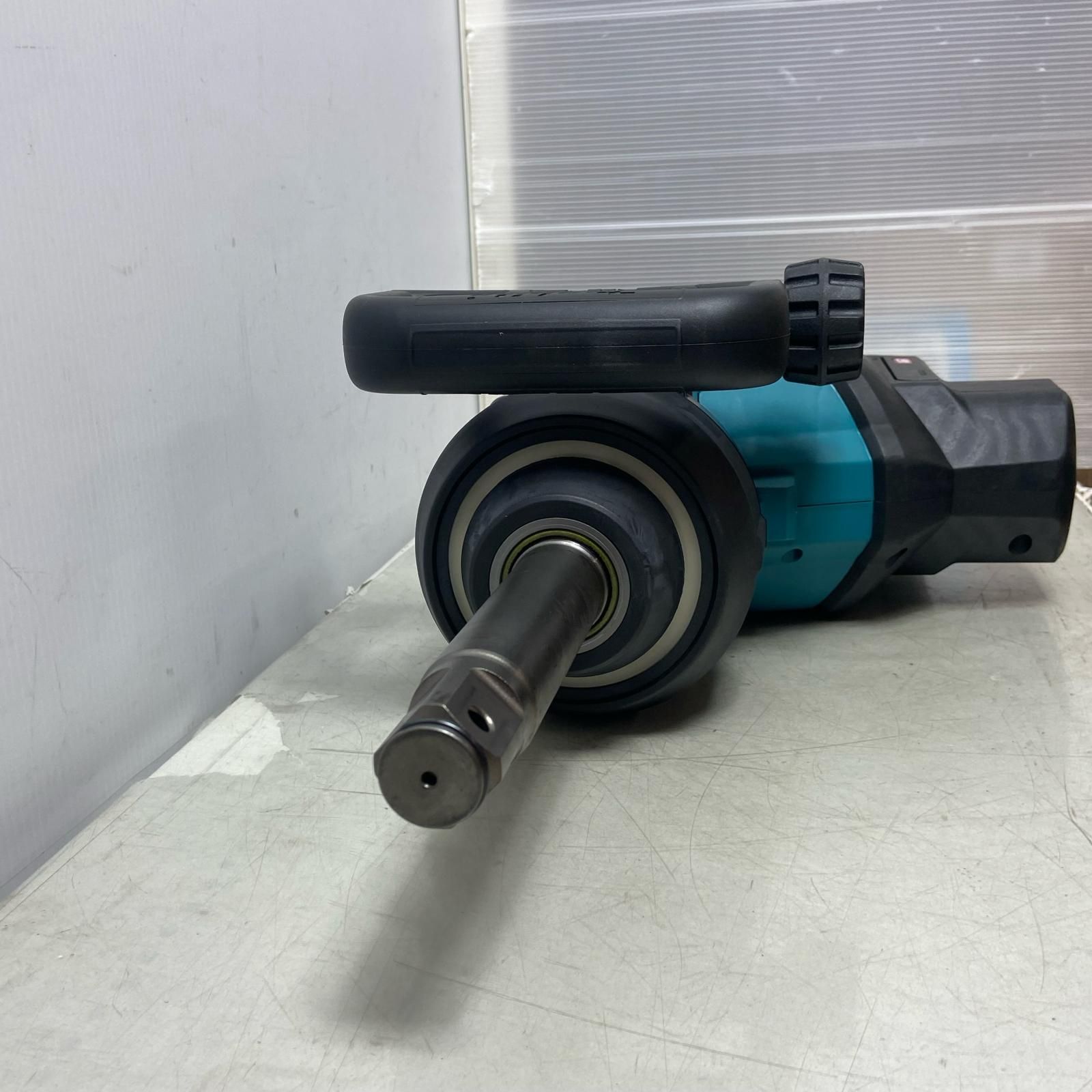 ΦΦMAKITA マキタ 充電式インパクトレンチ 本体 ケース付 40 Vmax対応 ブルー バッテリー 作業用エプロン