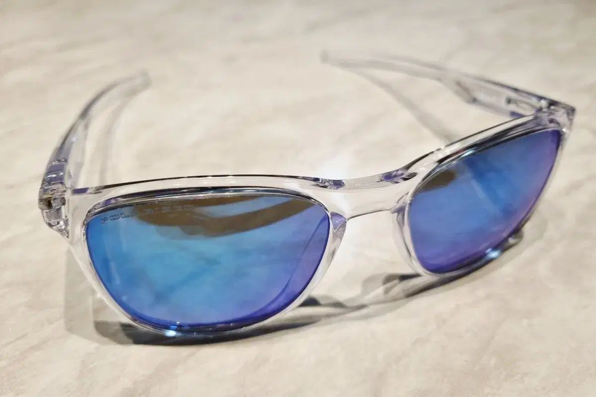 オークリー Trillbe X Matte Clear サングラス