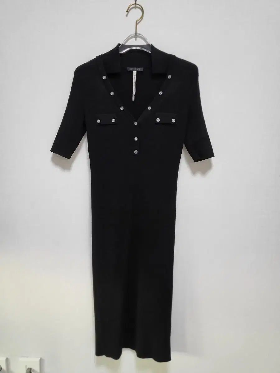 とても柔らかい GUESS ブラック ニット ミディ ONE PIECE S 55-細身66