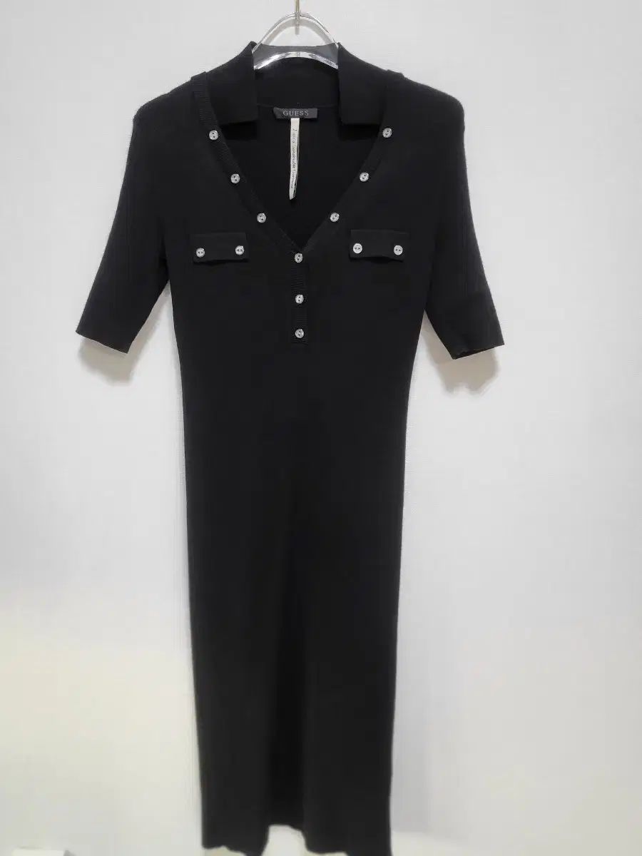 とても柔らかい GUESS ブラック ニット ミディ ONE PIECE S 55 細身66