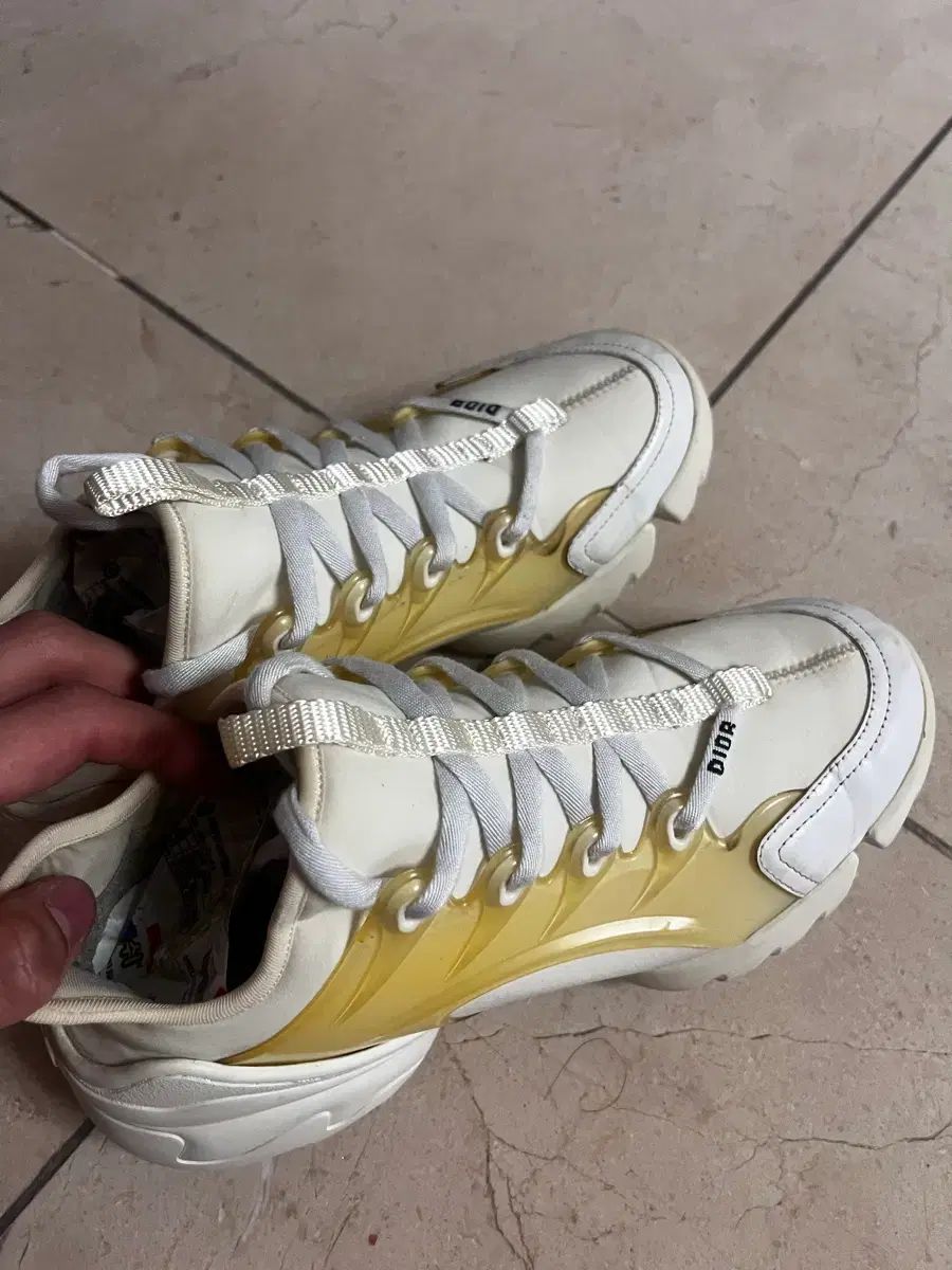 ディオール ディコネクト スニーカー 235