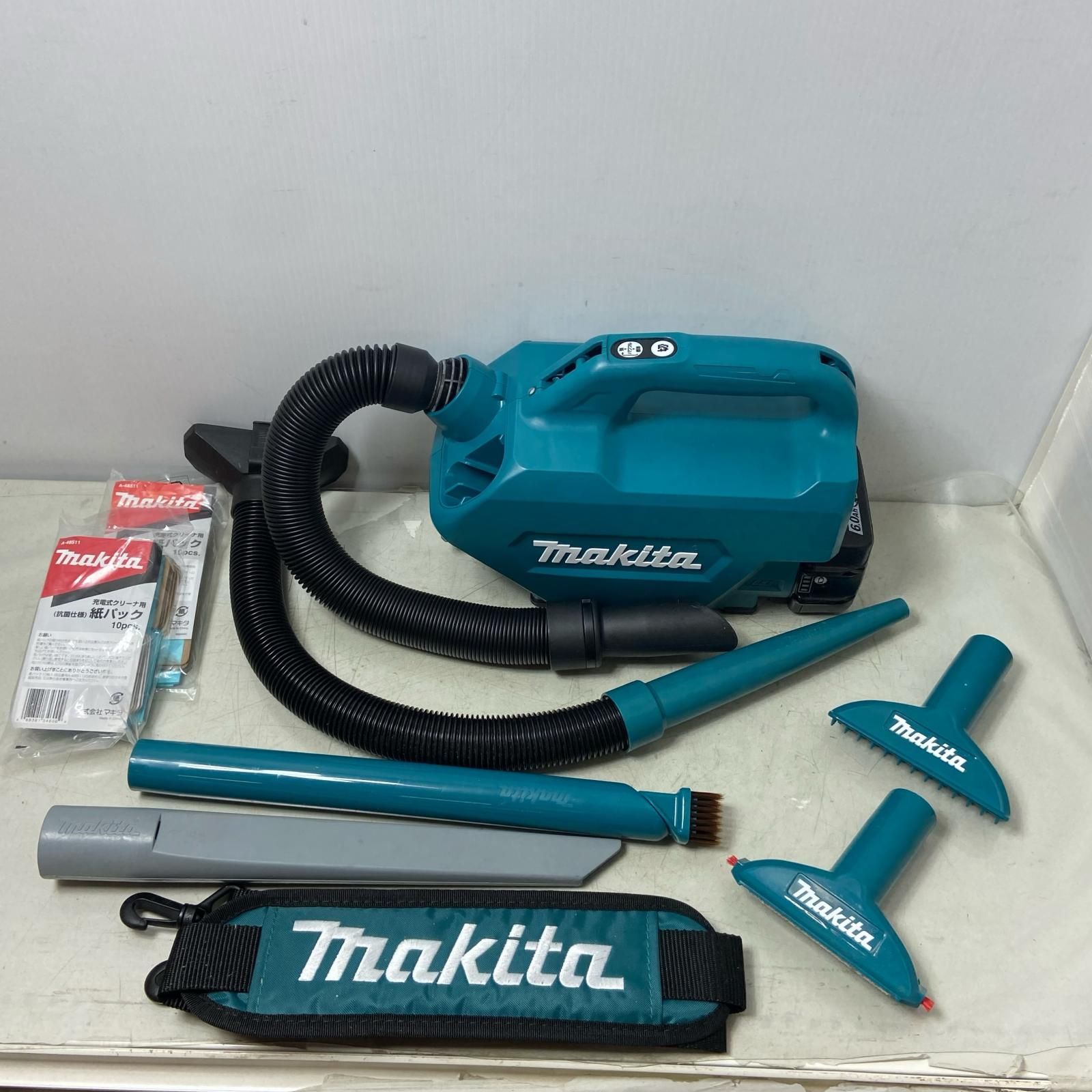 ΦΦMAKITA マキタ 18 V 充電式クリーナ バッテリ 付 CL 184 D ブルー