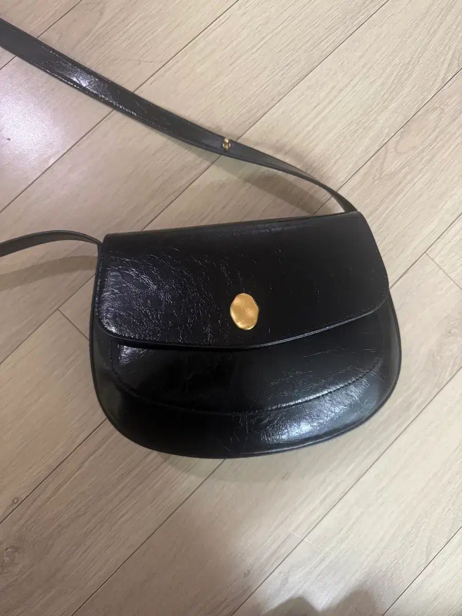  OSTKAKA カデル新ブラック メッセンジャーバッグ ショルダーバッグ