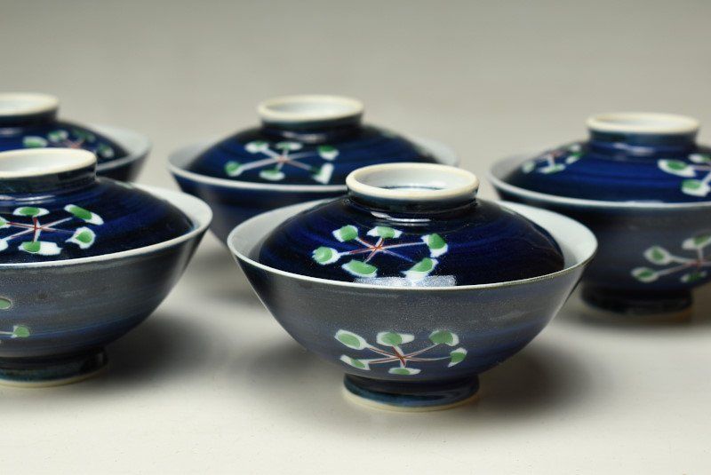 蔵C9714b】幸兵衛窯 呉須蓋茶碗 五客 共箱 - メルカリ