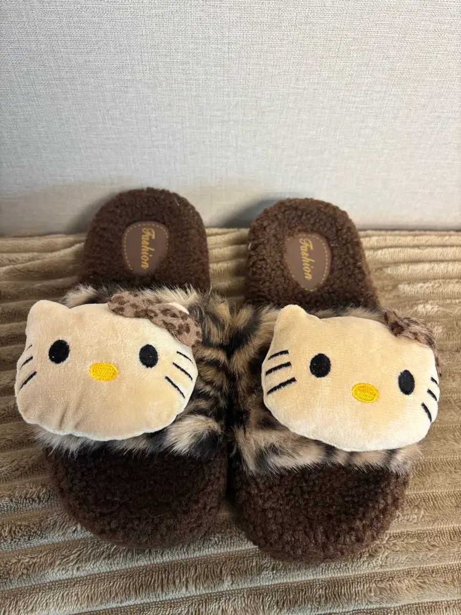  ハローキティ ファー スリッパ(新品) その他