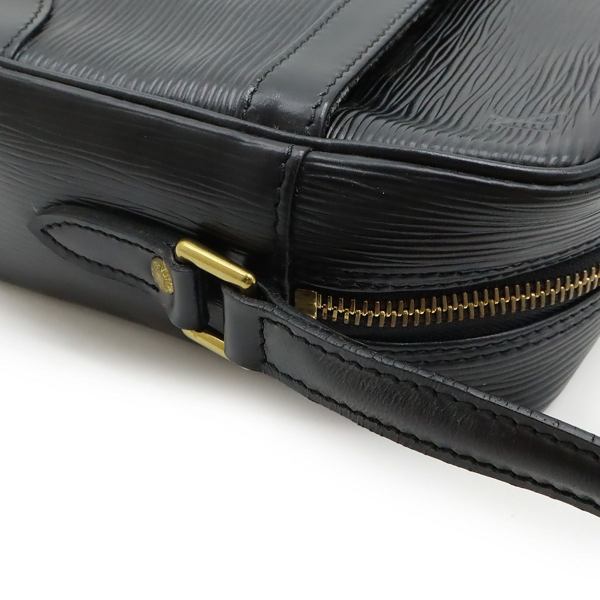 LOUIS VUITTON ルイ ヴィトン エピ トロカデロ27 ショルダーバッグ