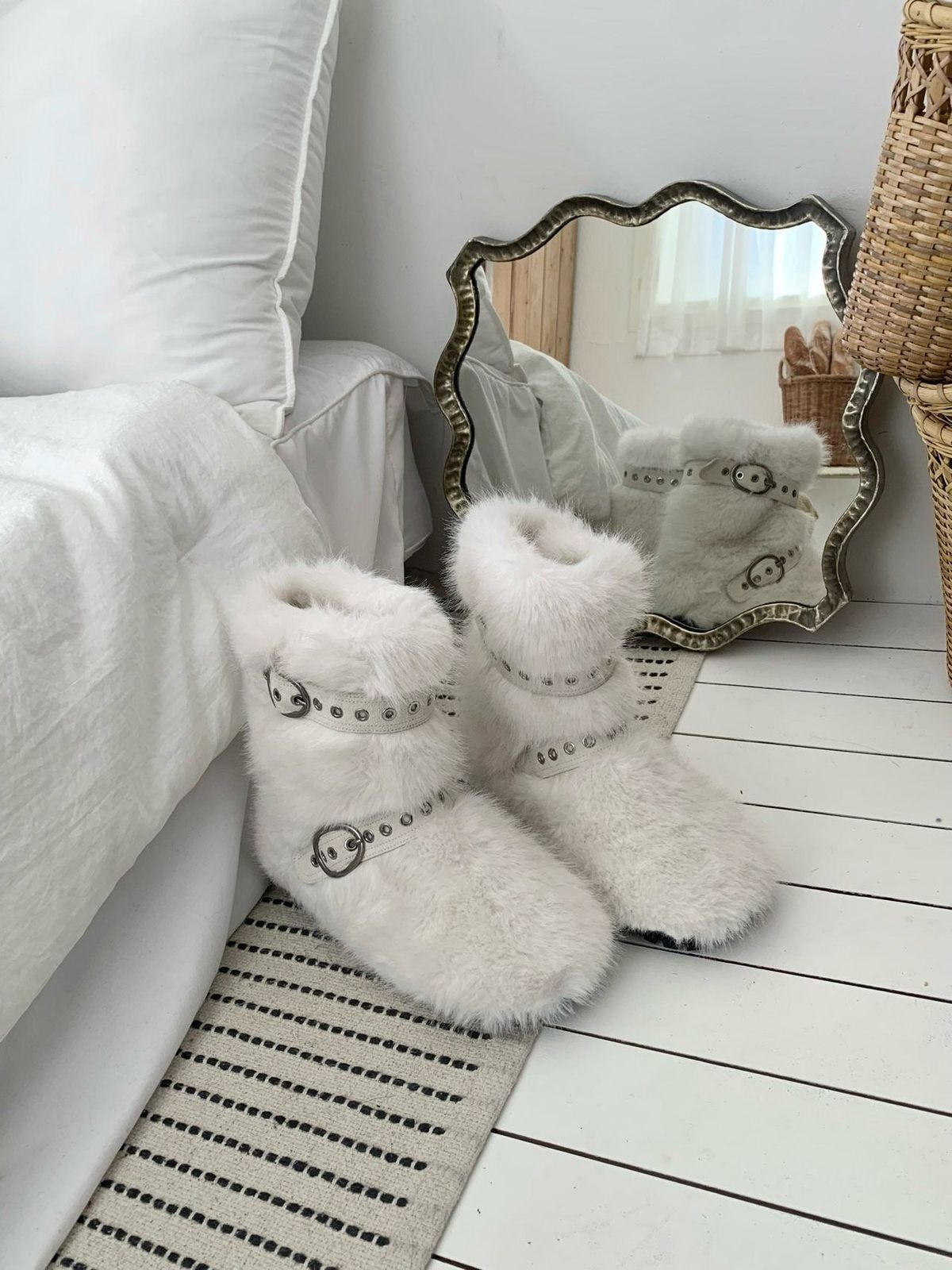 25 fw 冬 ファーブーツ エンブロイダリー バックルベルト シープスキン起毛 UGG アグ 4076 ms