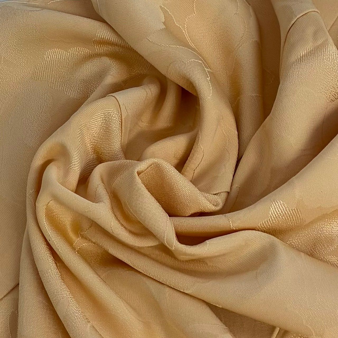 きみ様 縮緬 裄66 一つ紋 色味の良い 色無地 正絹 T-5028 きみ様 縮緬 裄66 一つ紋 色味の良い 色無地 正絹 T-5028 - メルカリ