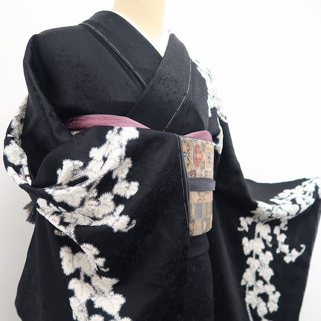 ❁tomihisa❁新品 滝泰謹製 ㈱一蔵扱い 相良刺繍 蔦 着物 正絹 仕付け