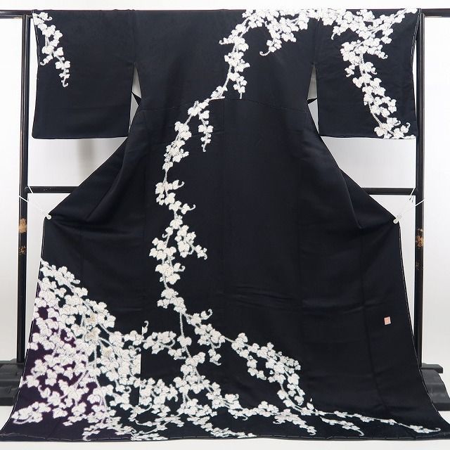 ❁tomihisa❁新品 滝泰謹製 ㈱一蔵扱い 相良刺繍 蔦 着物 正絹 仕付け