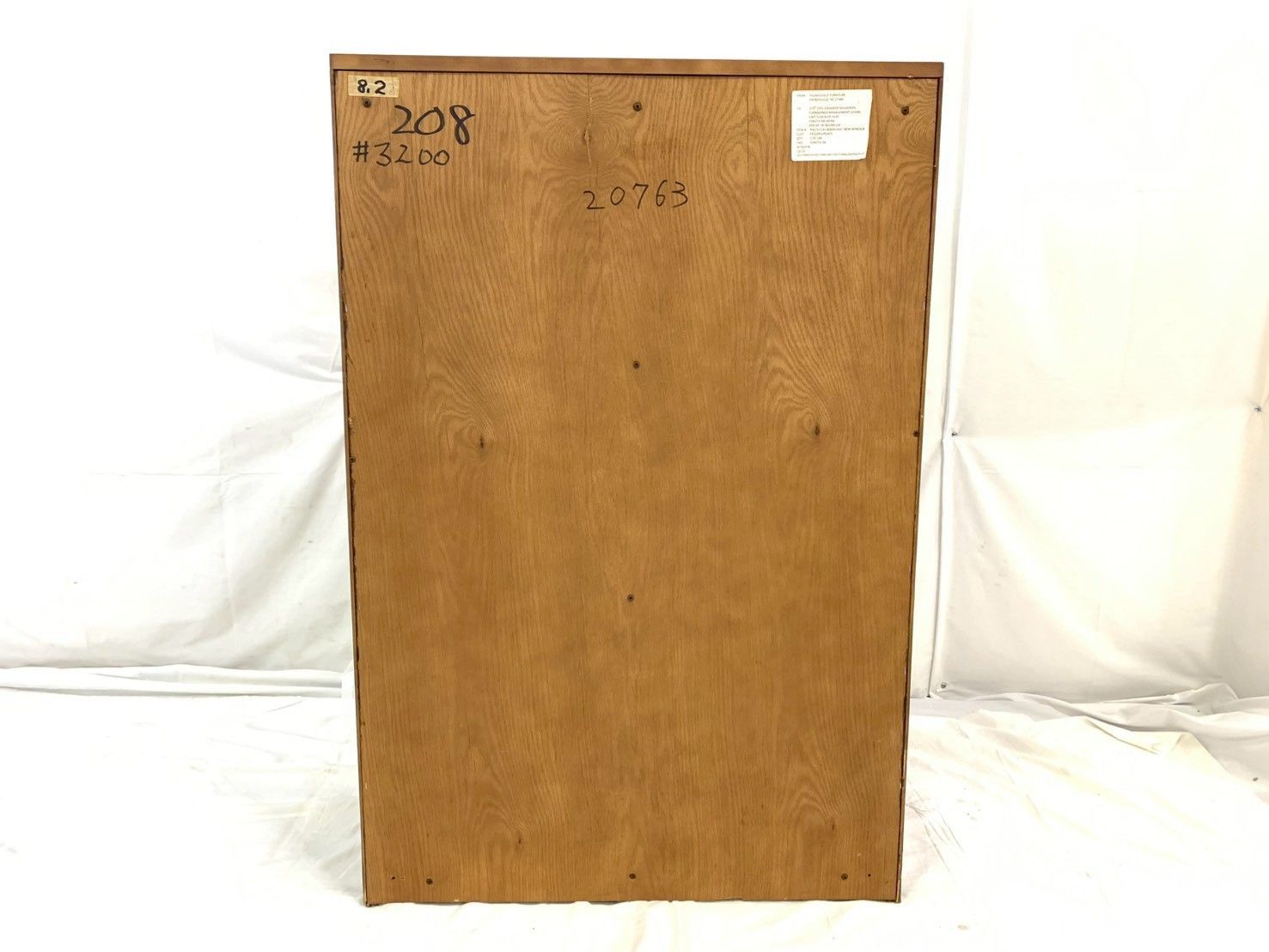 トーマスビル 本棚