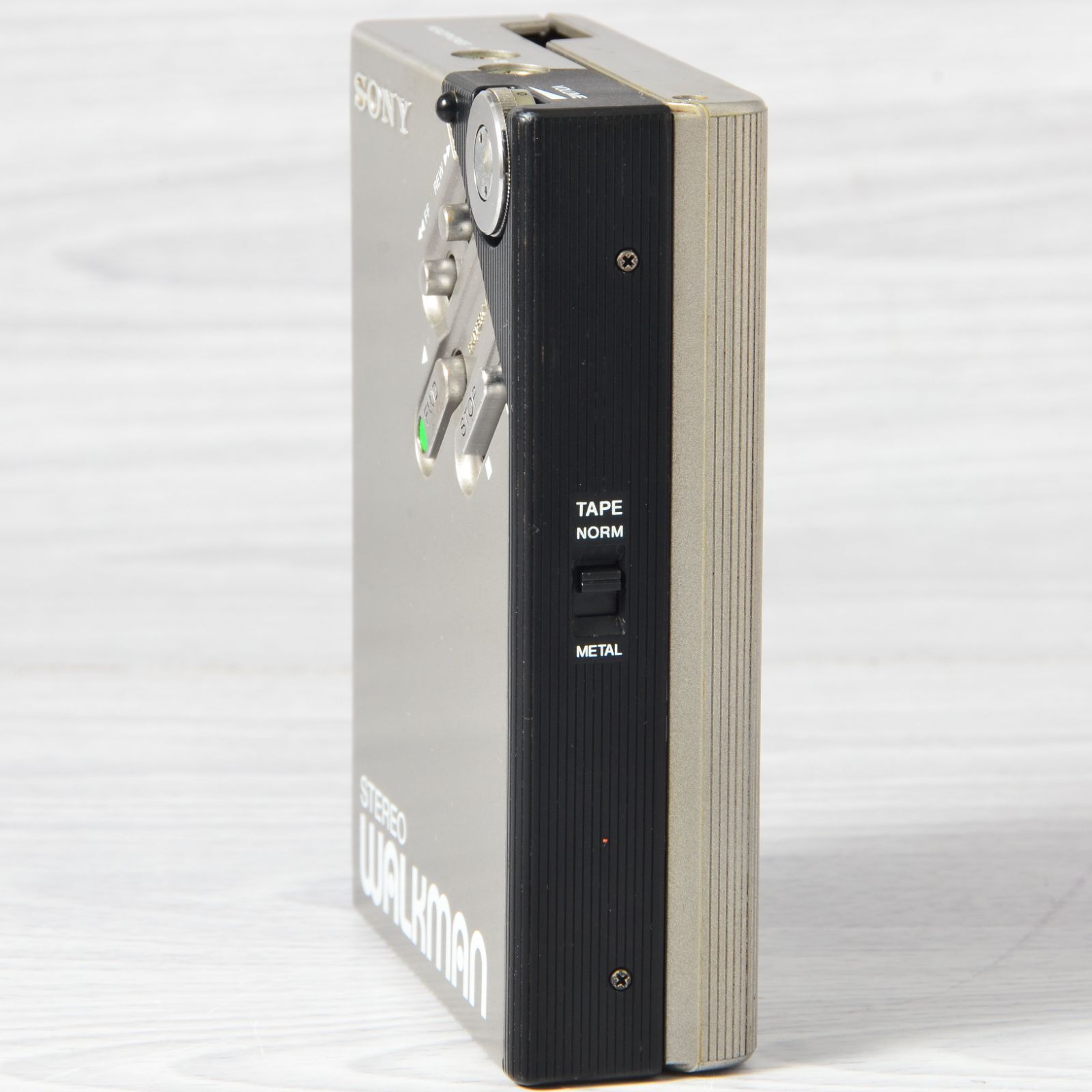 SONY WALKMAN WM-2 カセットウォークマン シルバー ケース付 整備済