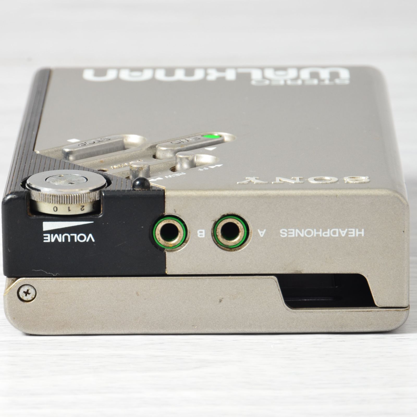 SONY　WALKMAN　WM-2　カセットウォークマン　シルバー　ケース付 SONY WALKMAN WM-2 カセットウォークマン シルバー ケース付 整備済