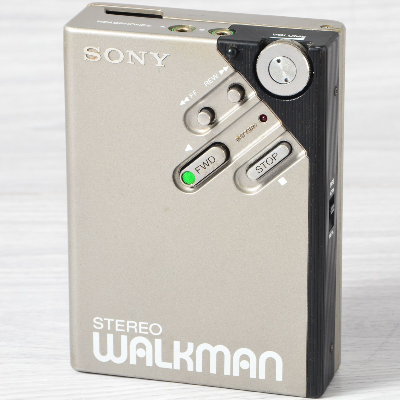 SONY WALKMAN WM-2 カセットウォークマン シルバー ケース付 整備済