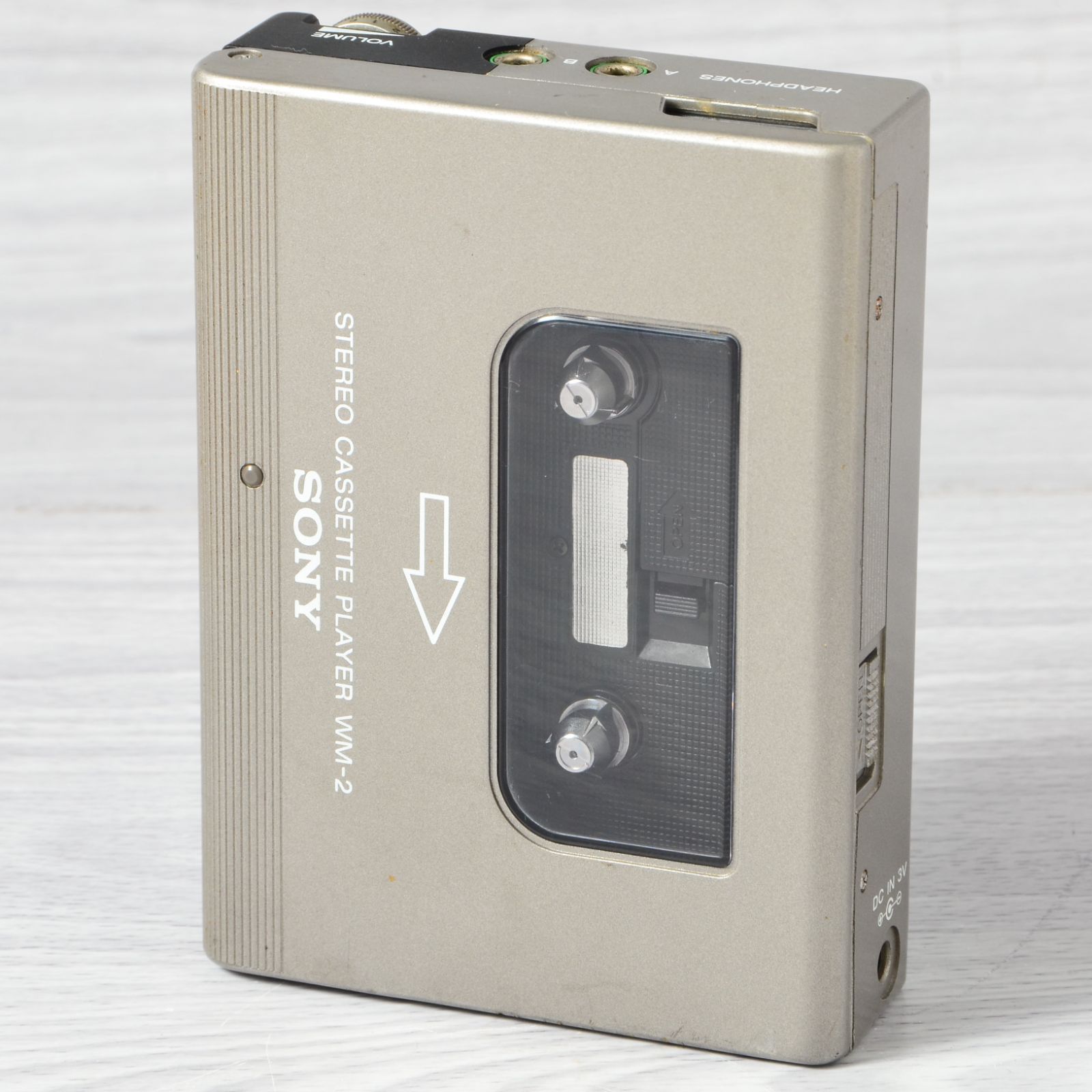 SONY WALKMAN WM-2 カセットウォークマン 銀 整備済 TY319 SONY WALKMAN WM-2 カセットウォークマン シルバー ケース付 整備済