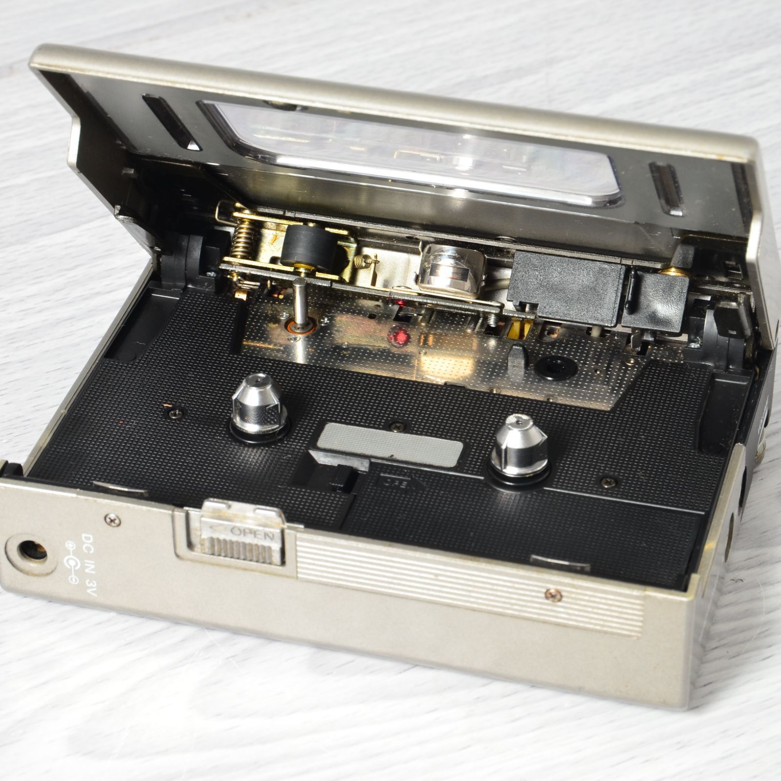 SONY WALKMAN WM-2 カセットウォークマン シルバー ケース付 整備済