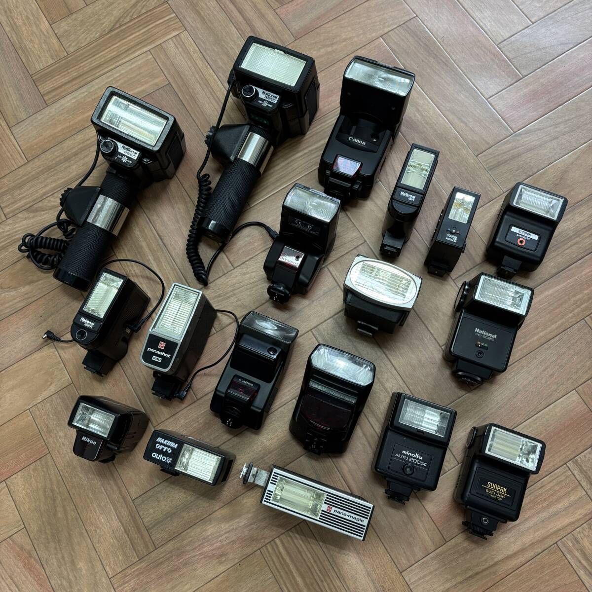 まとめ カメラ用ストロボ 計18台 おまとめセット P 455 b